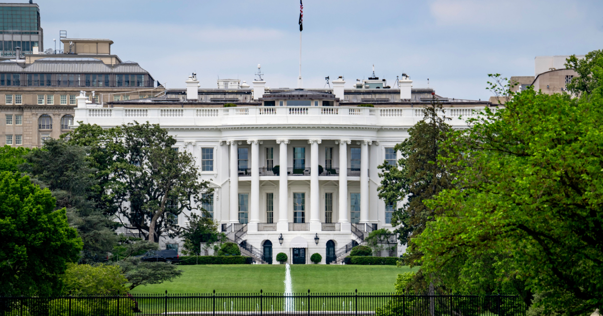 A photo of the White House in Washington, DC.